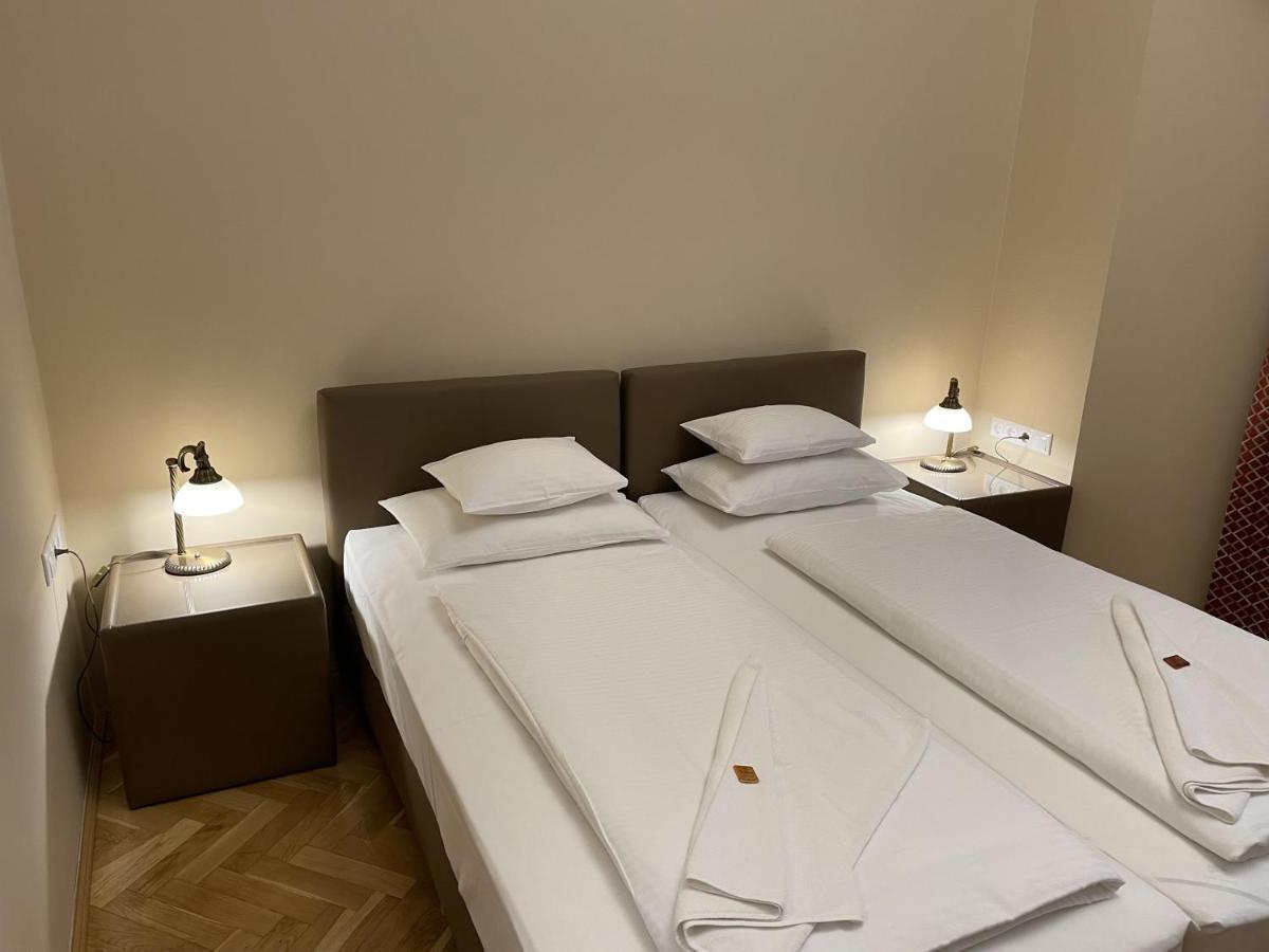 Dozsa Apartman Сегед Екстериор снимка