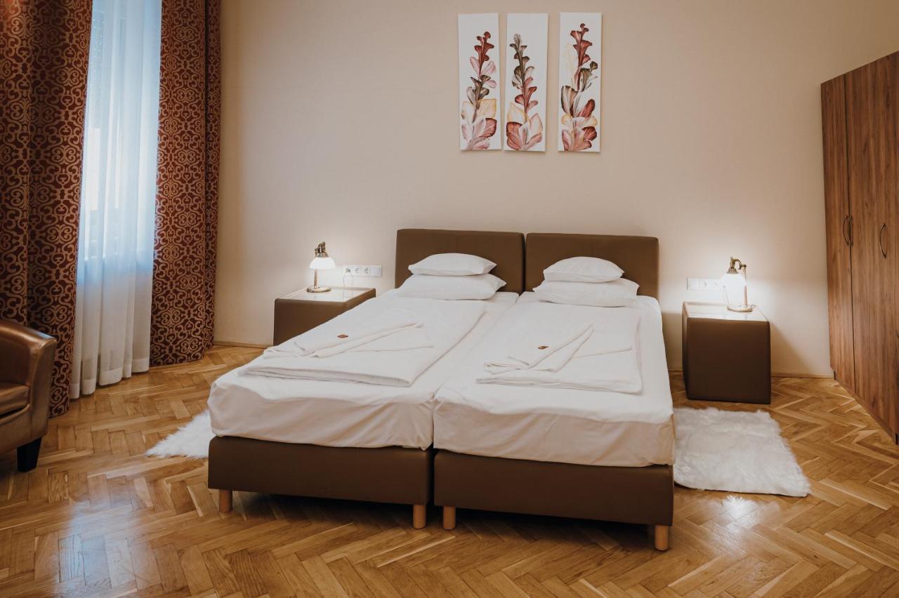 Dozsa Apartman Сегед Екстериор снимка