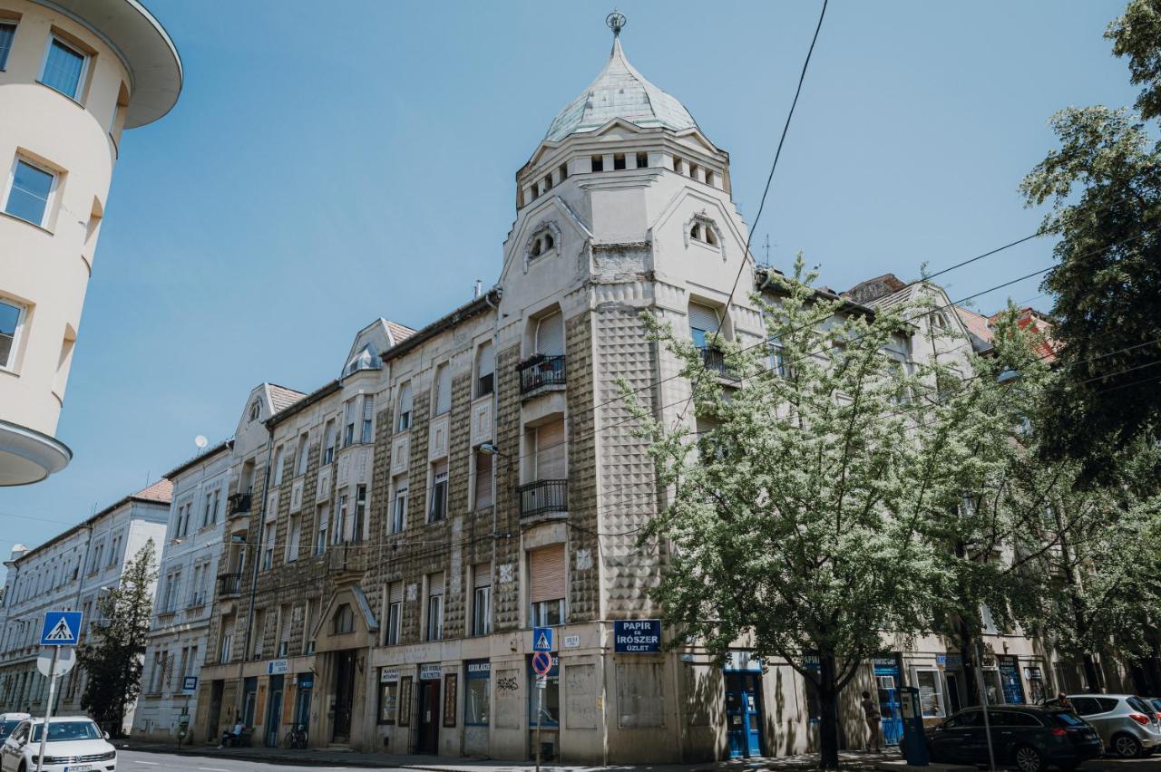 Dozsa Apartman Сегед Екстериор снимка