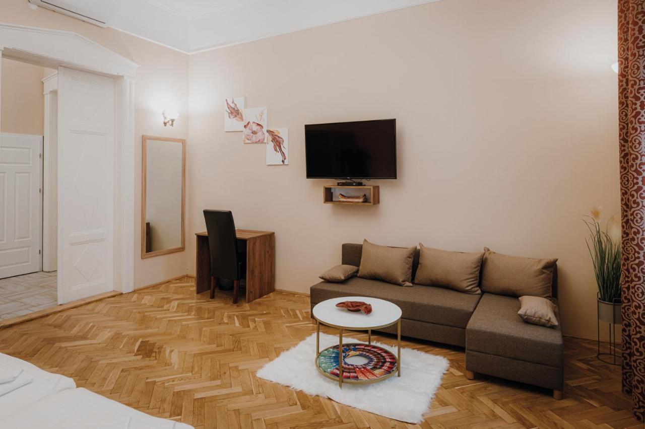 Dozsa Apartman Сегед Екстериор снимка