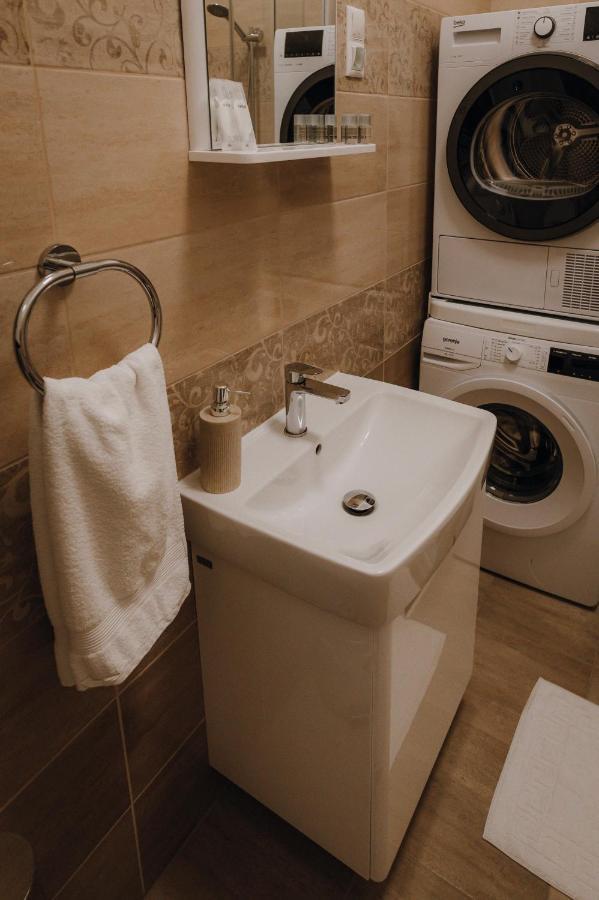 Dozsa Apartman Сегед Екстериор снимка