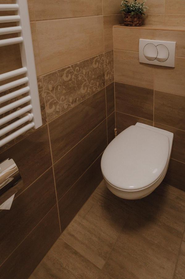Dozsa Apartman Сегед Екстериор снимка