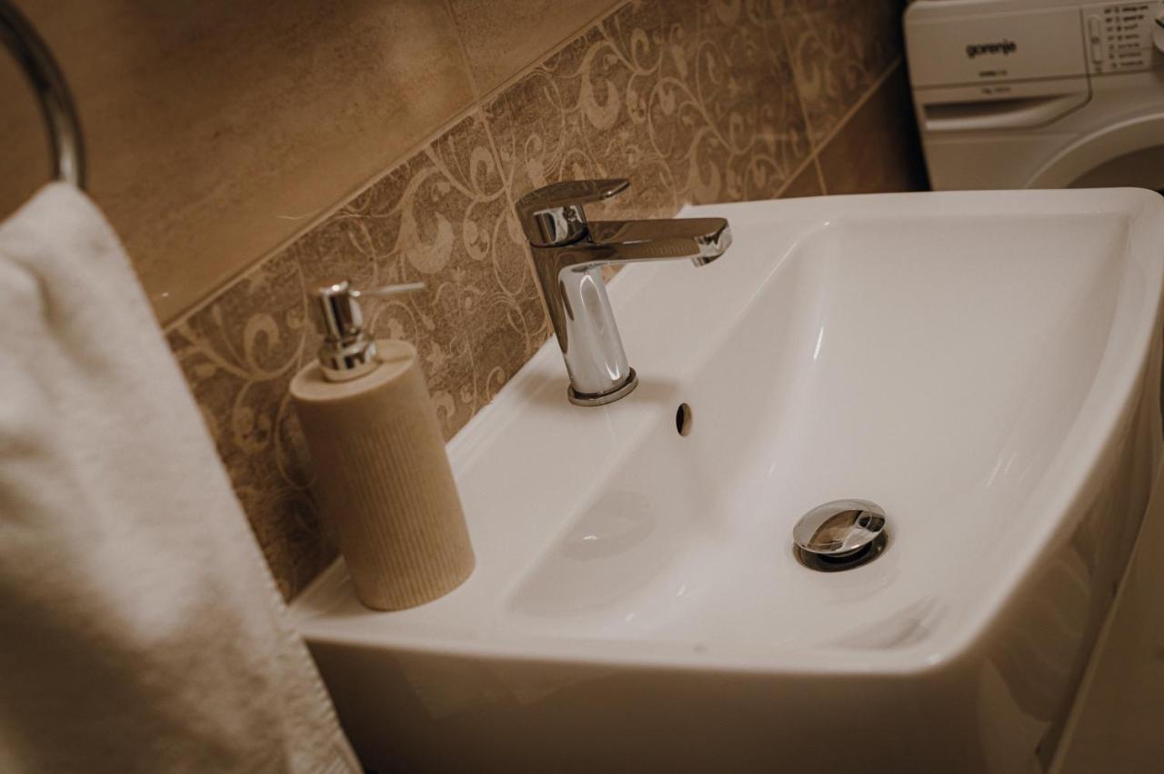 Dozsa Apartman Сегед Екстериор снимка