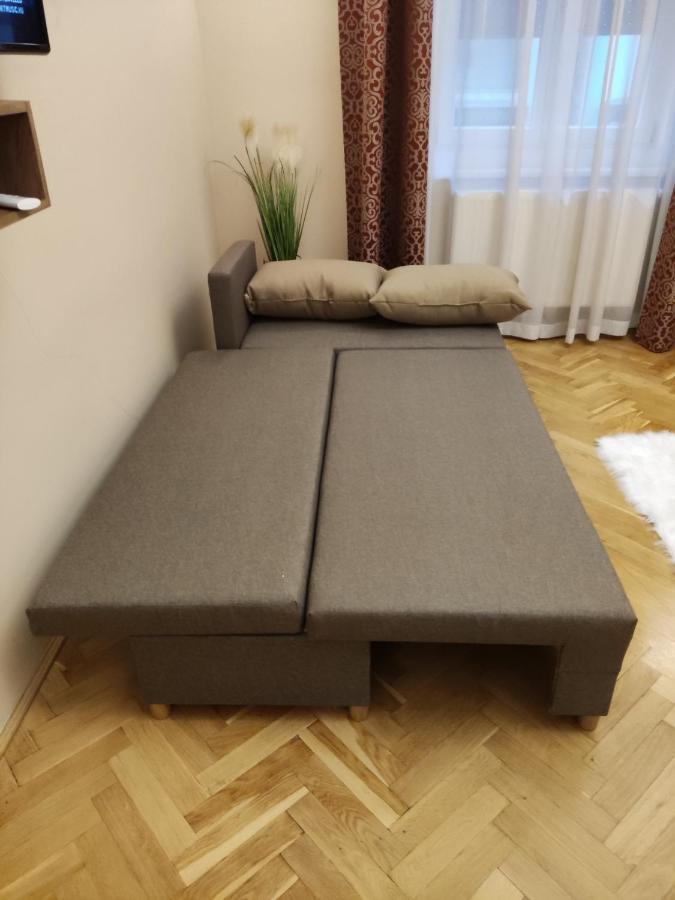 Dozsa Apartman Сегед Екстериор снимка